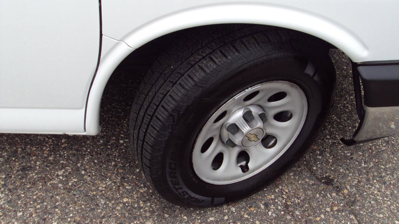 Used 2013 Chevrolet Express 1500 LS AWD/4WD image 33