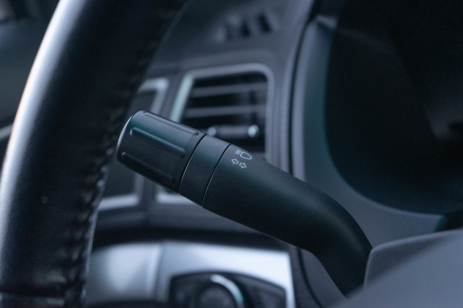 Used 2017 Ford Explorer XLT w/ Equipment Group 202A image 23