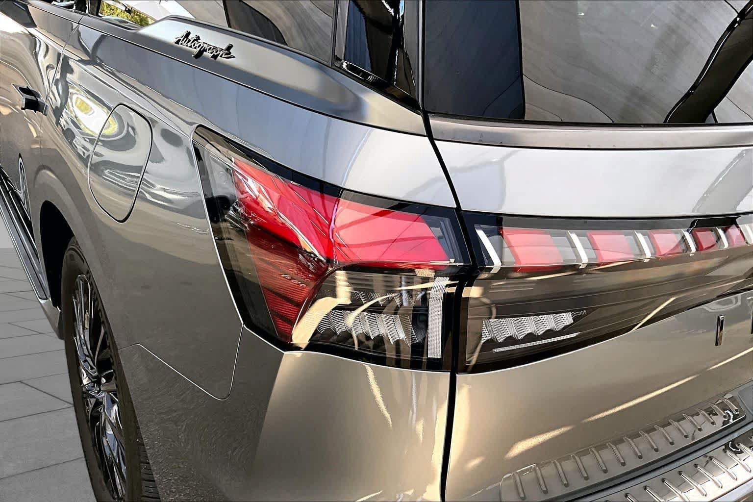 Used 2025 INFINITI QX80 Autograph w/ Autograph Exterior Package AWD/4WD image 28