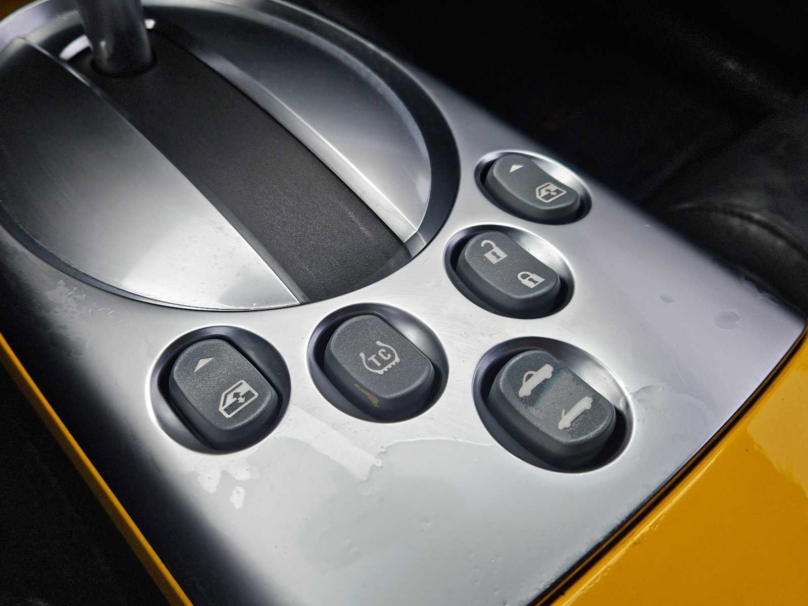 Used 2006 Chevrolet SSR w/ Preferred Equipment Group image 28