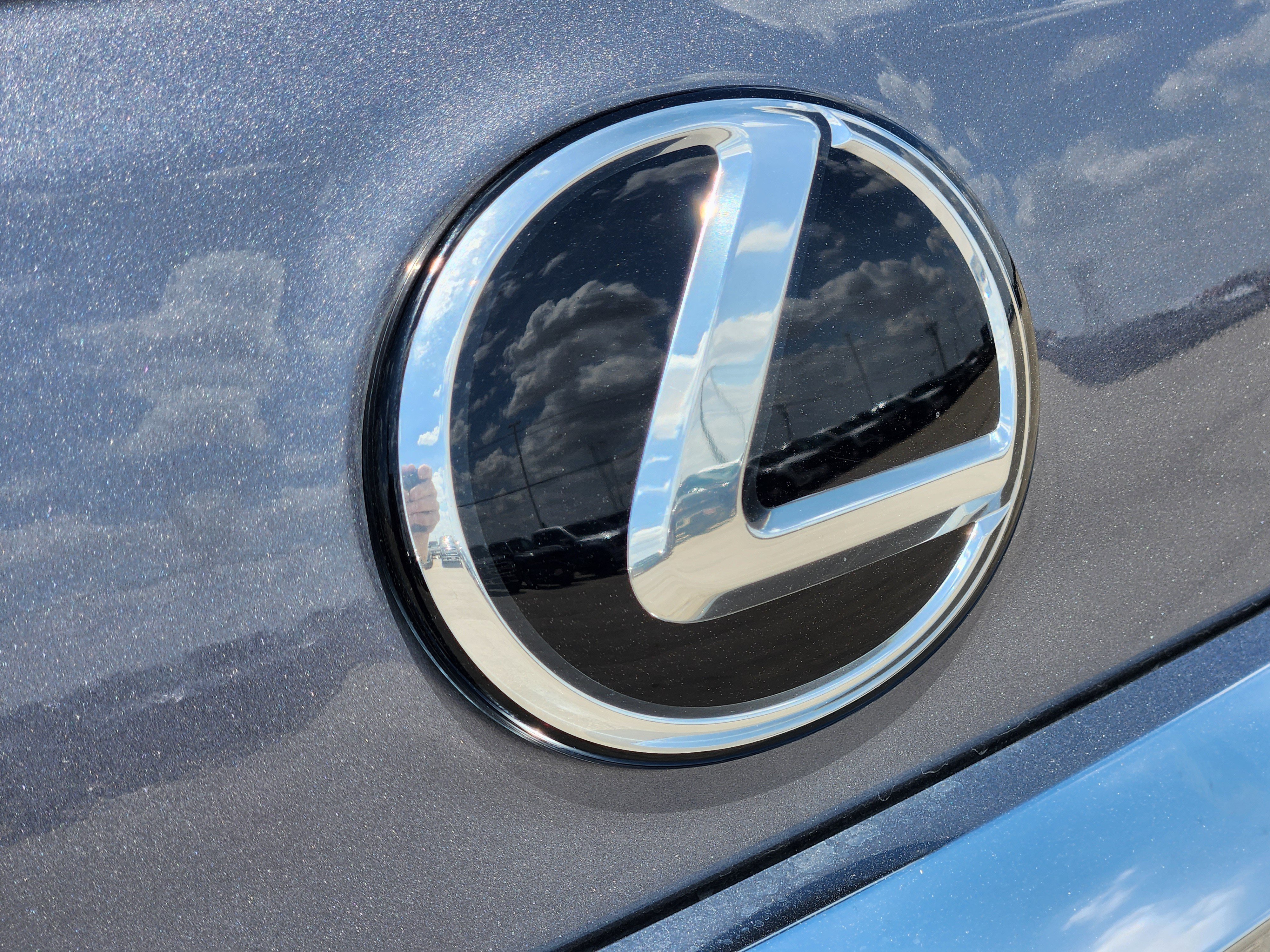 Used 2023 Lexus GX 460 Luxury w/ Sport Design Package AWD/4WD image 13