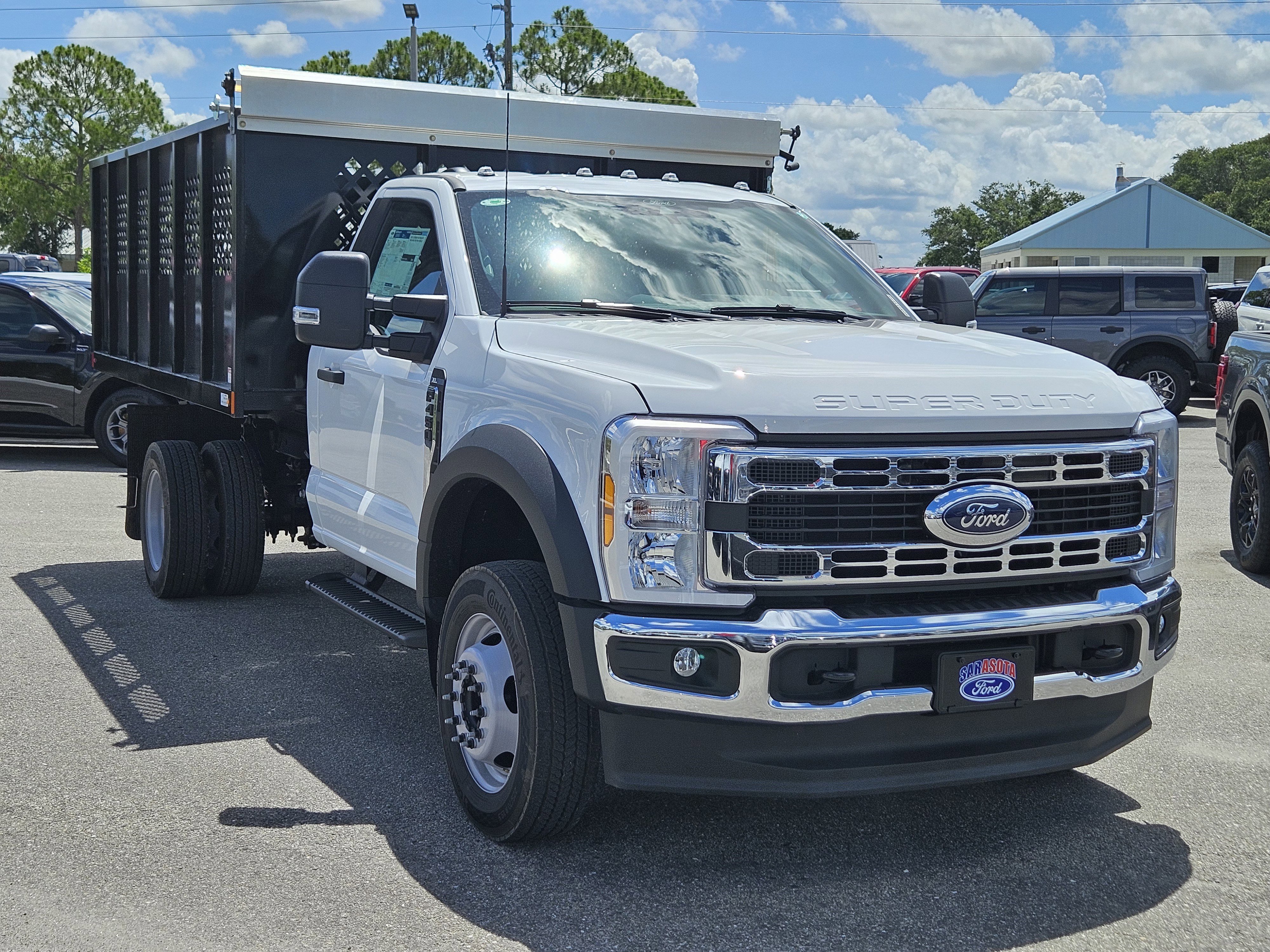 New 2025 Ford F450 XL w/ XL Chrome Package RWD image 2