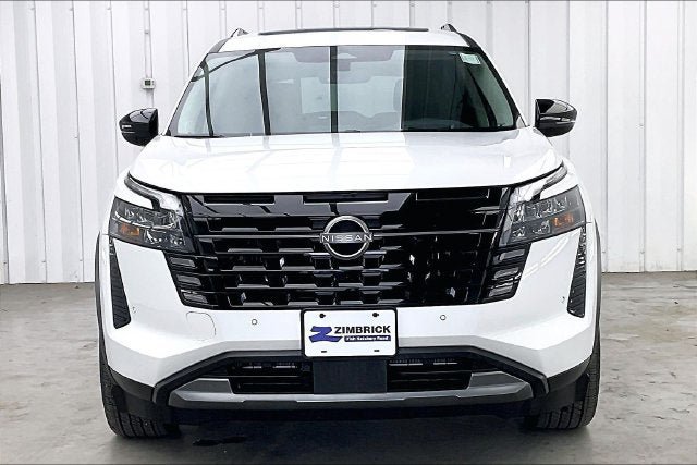 Used 2026 Nissan Pathfinder Platinum AWD/4WD image 3