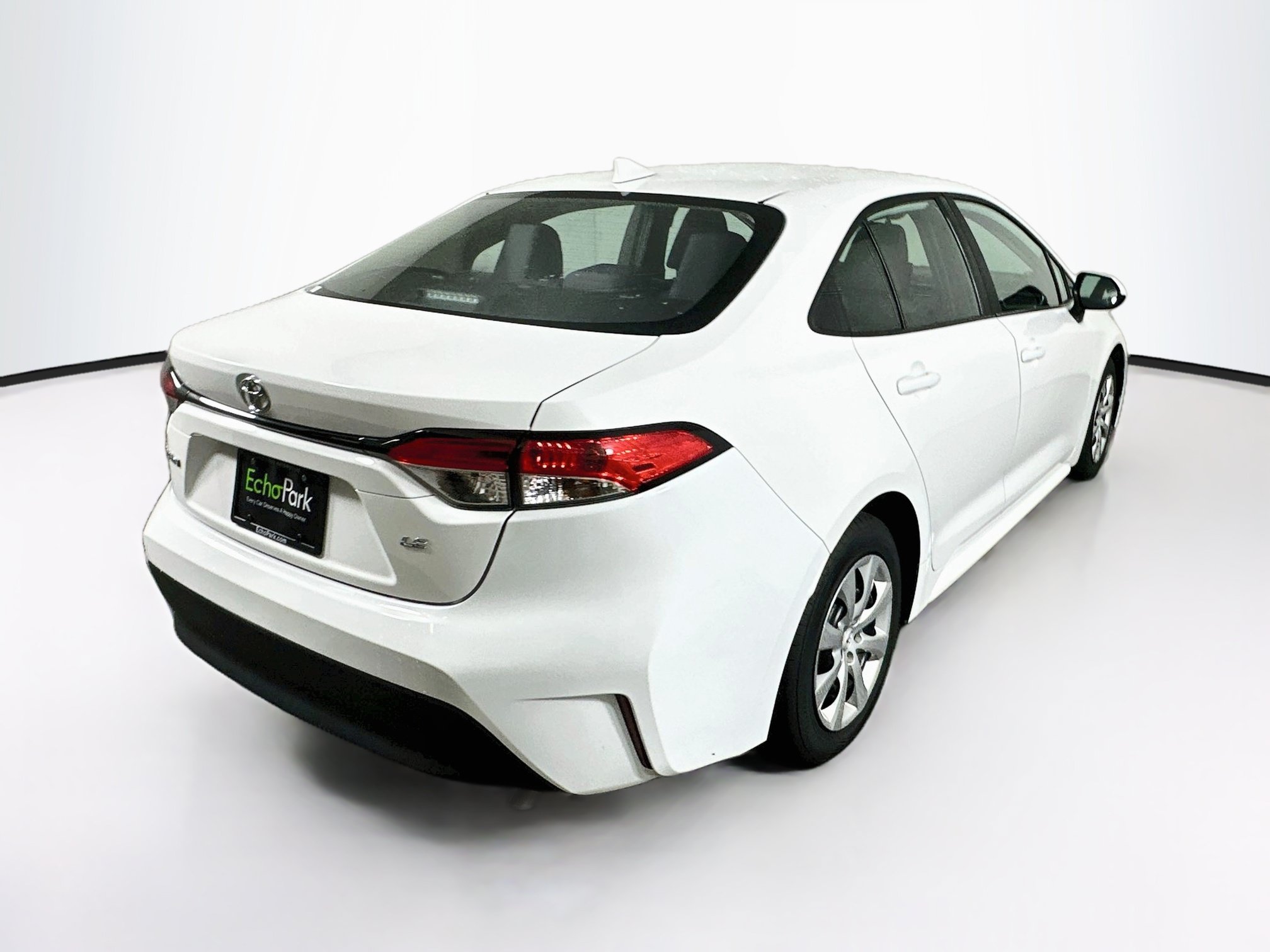 Used 2025 Toyota Corolla LE FWD image 9