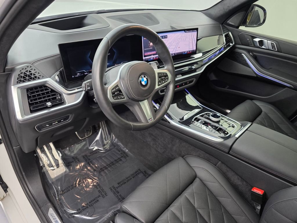 Used 2024 BMW X7 xDrive40i w/ M Sport Package image 9
