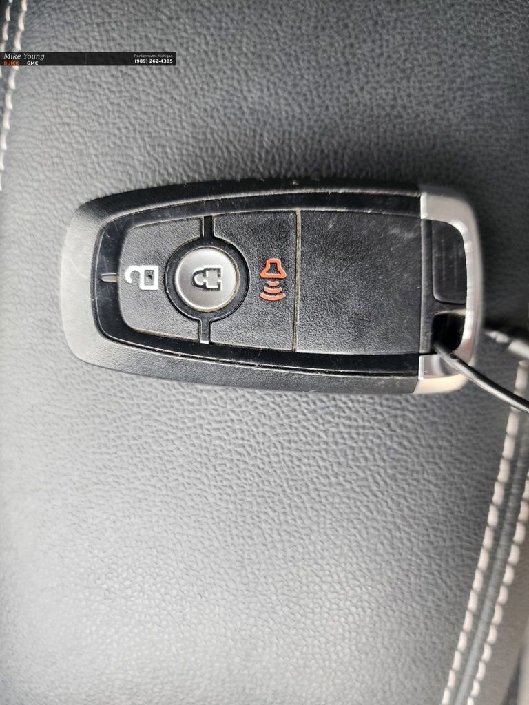 Used 2020 Ford Escape SE Sport image 43