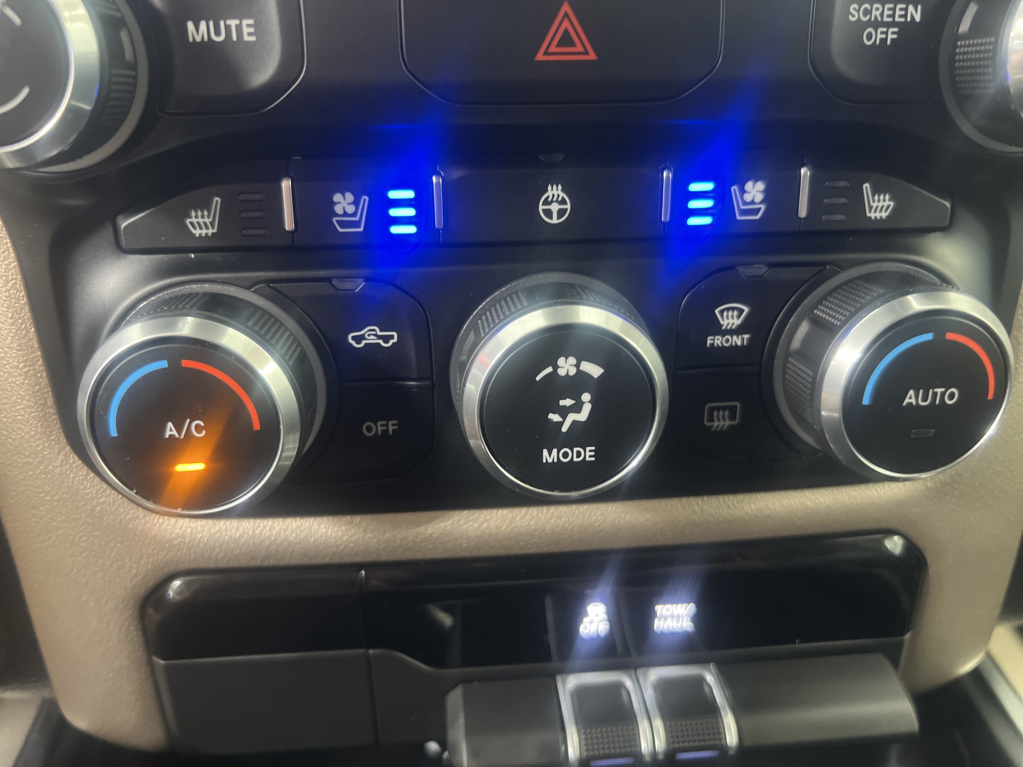 Used 2022 RAM 1500 Laramie AWD/4WD image 23
