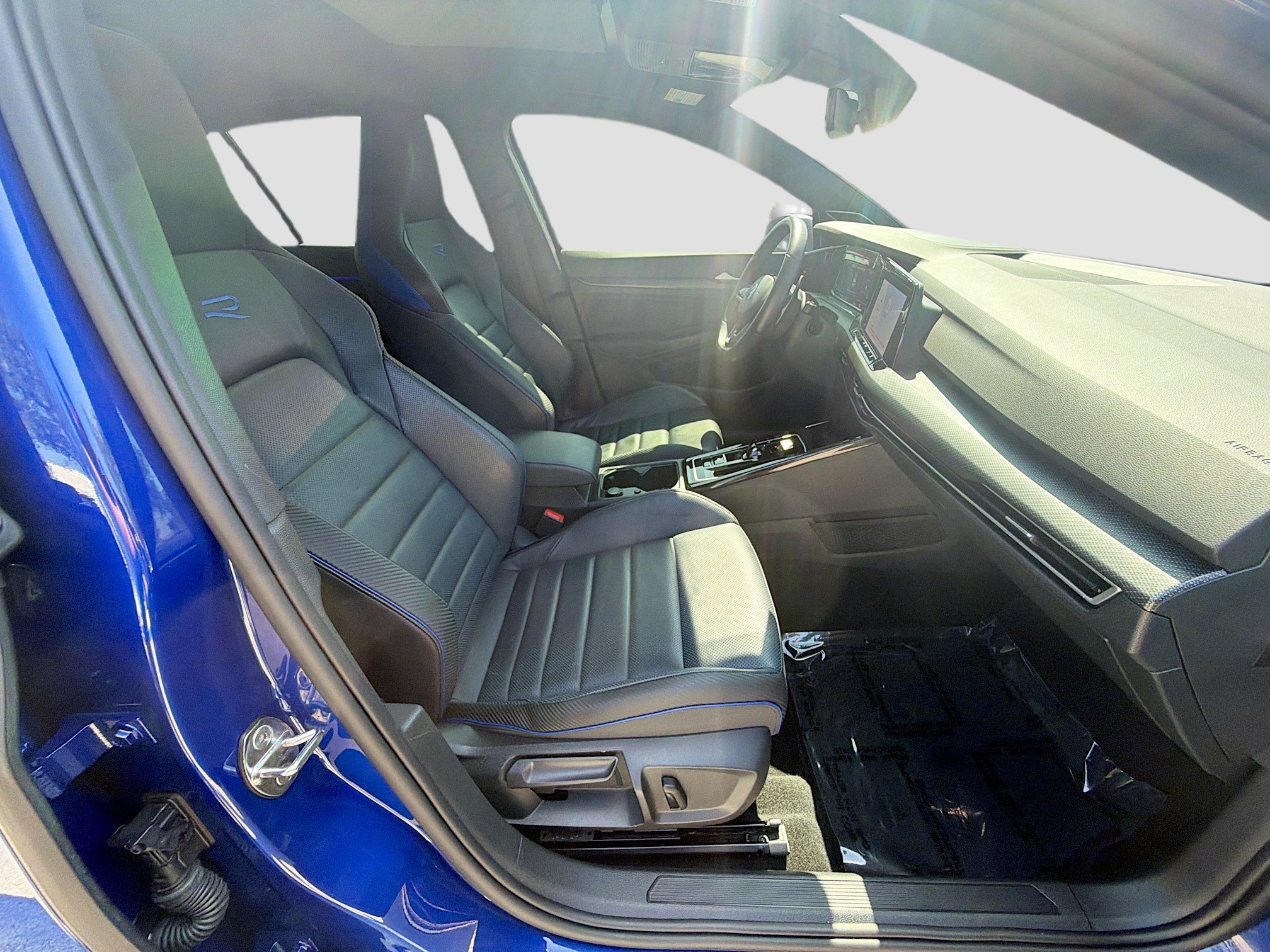 Used 2024 Volkswagen Golf R AWD/4WD image 33