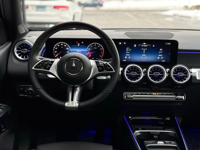 Used 2025 Mercedes-Benz GLB 250 GLB 250 image 27