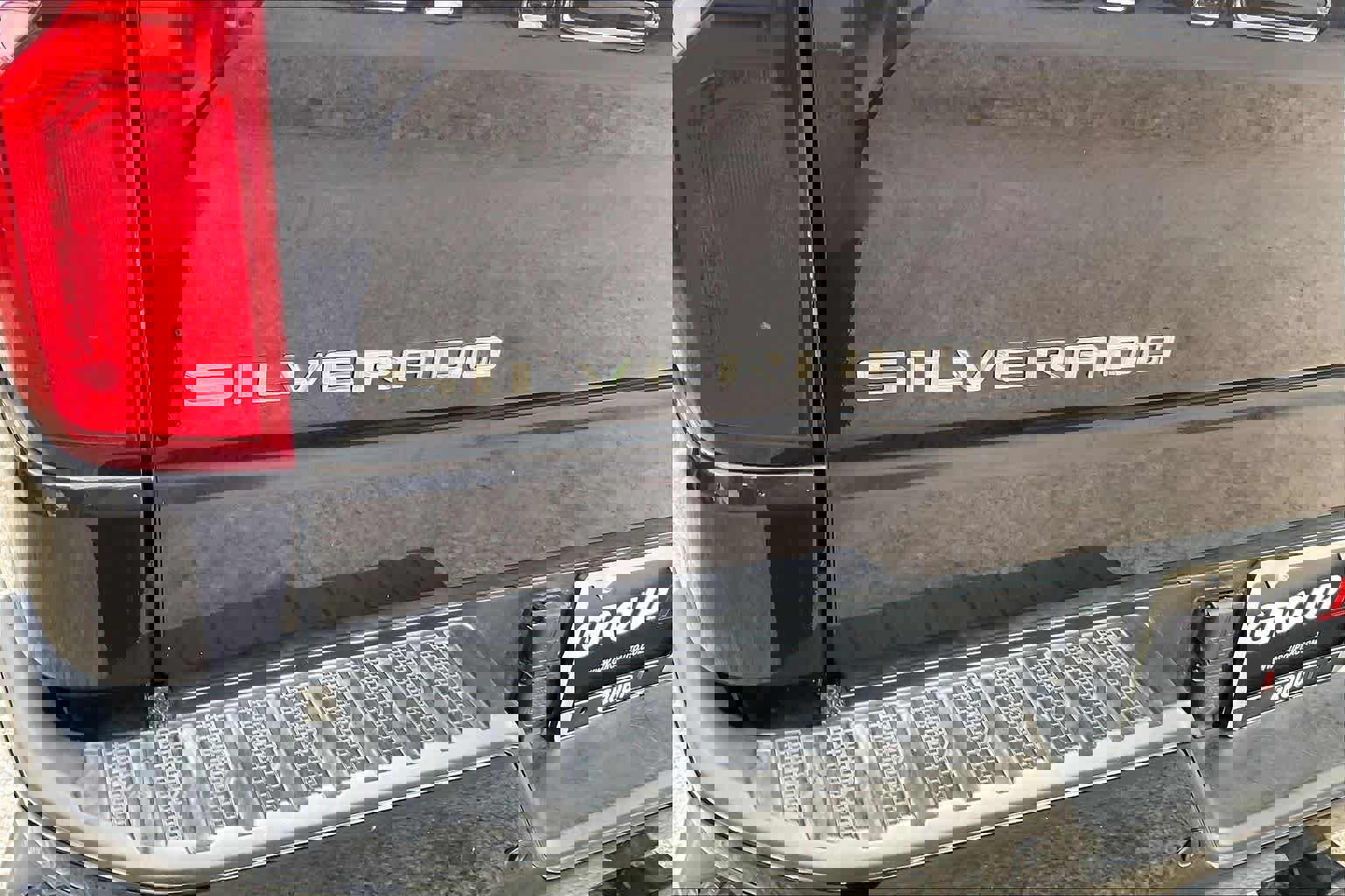 Used 2024 Chevrolet Silverado 1500 LT Trail Boss w/ LT Trail Boss Premium Package AWD/4WD image 31