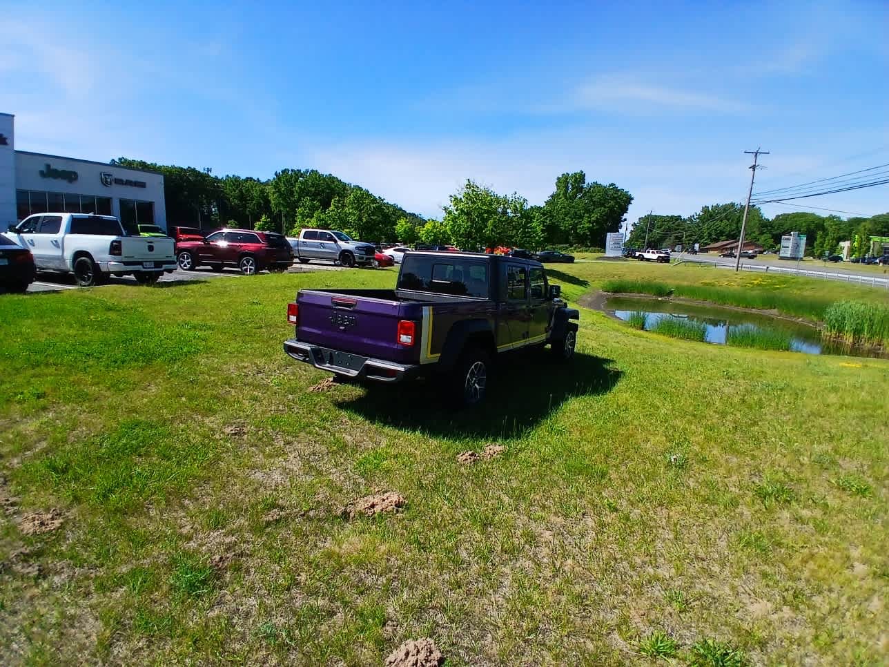 New 2026 Jeep Gladiator Sport AWD/4WD image 4