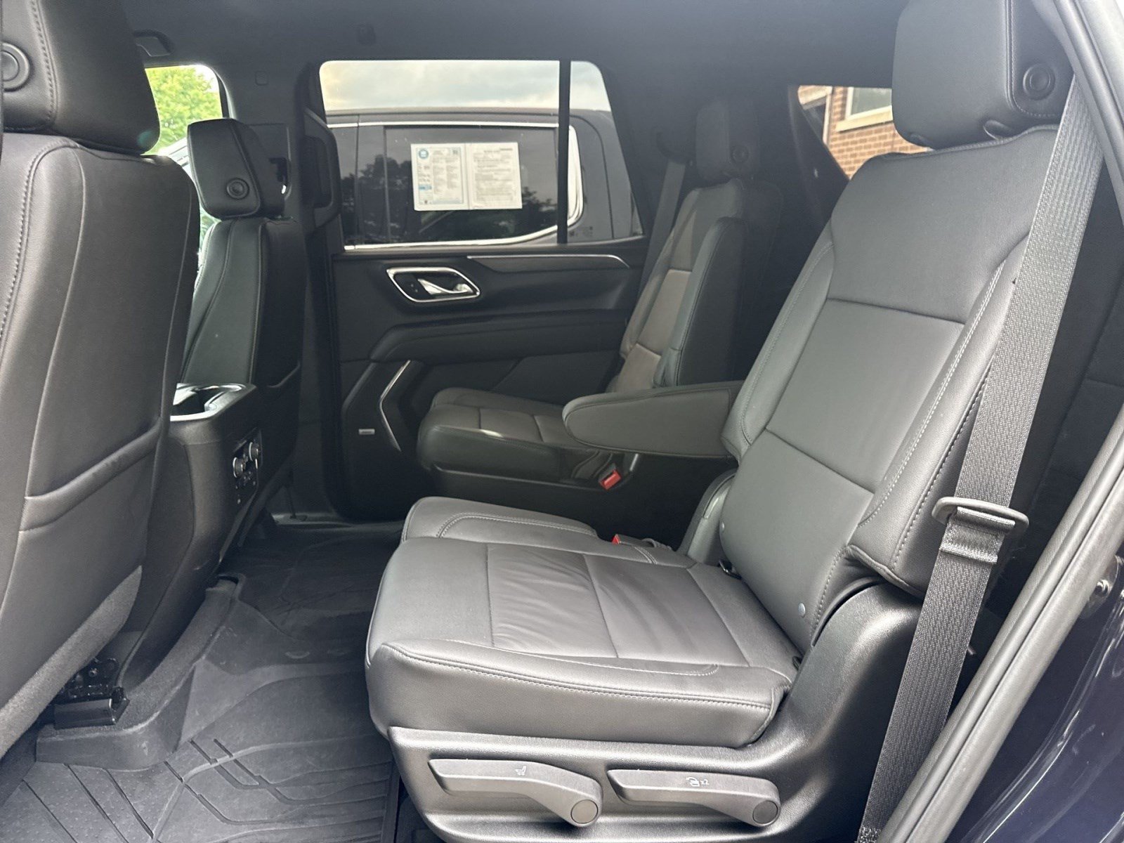 Used 2023 Chevrolet Tahoe Z71 w/ Luxury Package AWD/4WD image 22