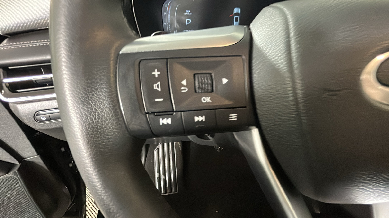 Used 2024 INFINITI QX60 Luxe AWD/4WD image 18