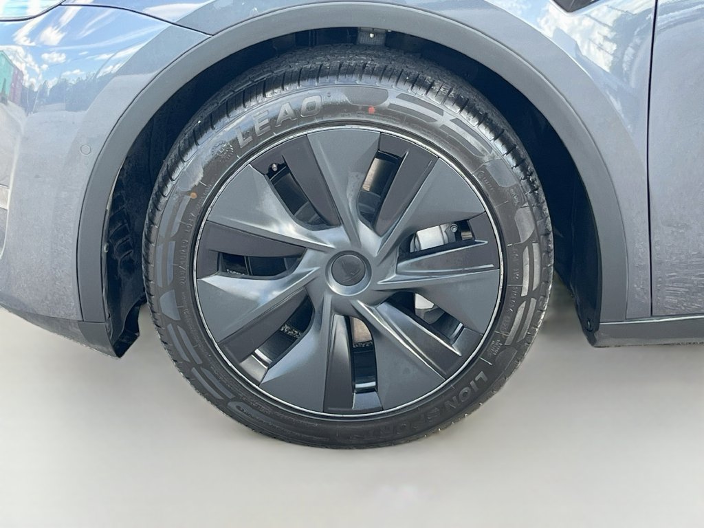 Used 2021 Tesla Model Y Long Range AWD/4WD image 31