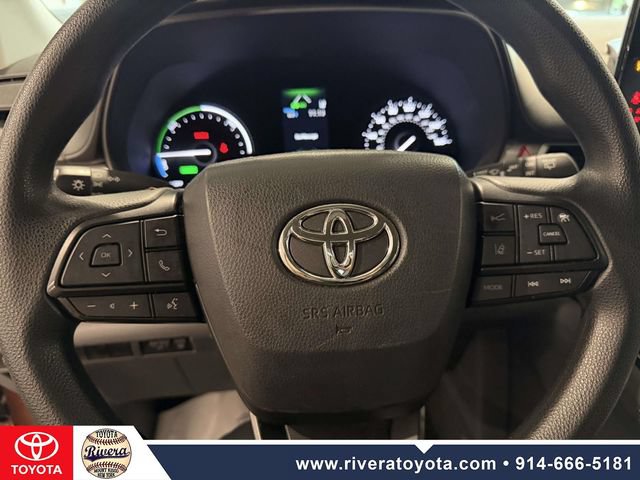 Certified 2023 Toyota Sienna LE FWD image 20