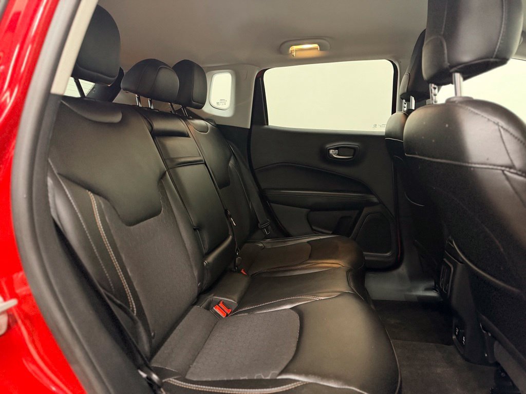 Used 2018 Jeep Compass Latitude w/ Popular Equipment Group AWD/4WD image 17