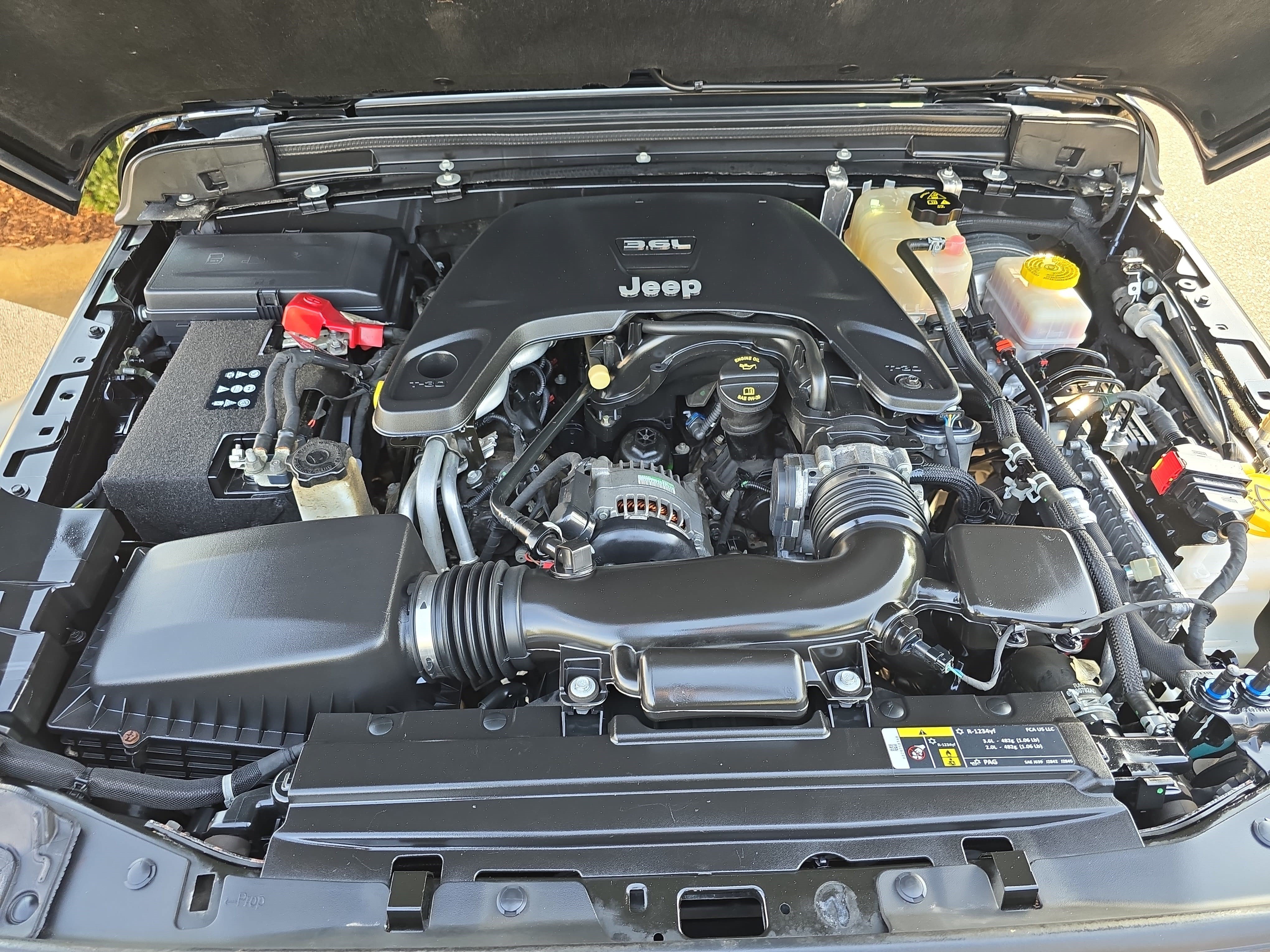 Used 2020 Jeep Wrangler Sport AWD/4WD image 29