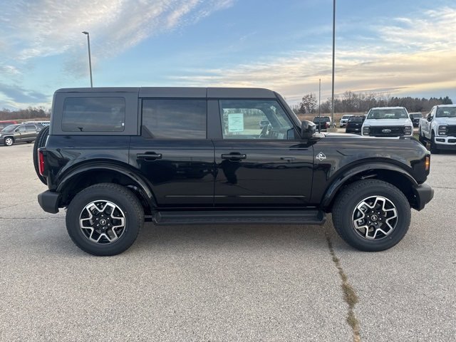 New 2025 Ford Bronco Outer Banks image 2