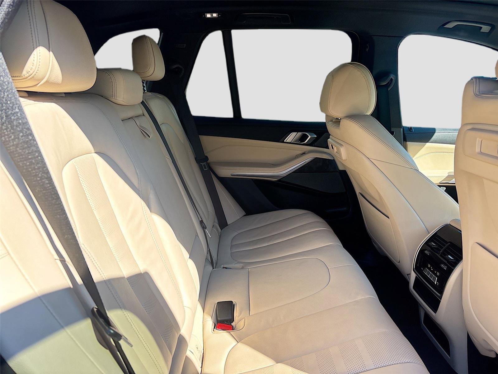 Used 2021 BMW X5 sDrive40i w/ Premium Package image 31