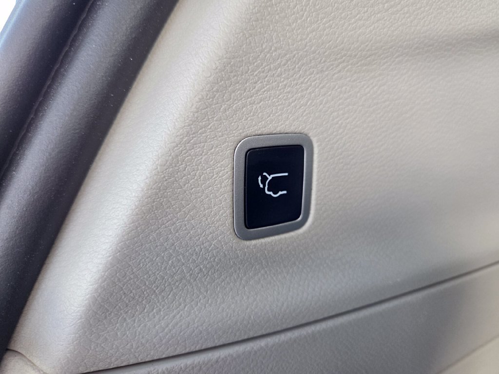Used 2022 Chrysler Pacifica Touring-L FWD image 10