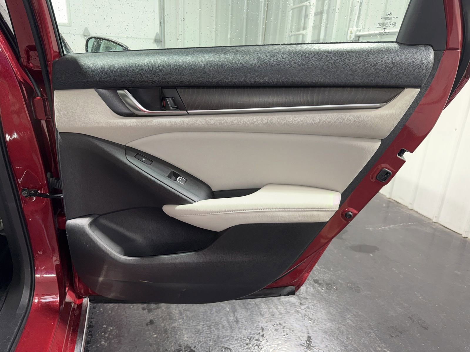 Used 2018 Honda Accord Touring image 15