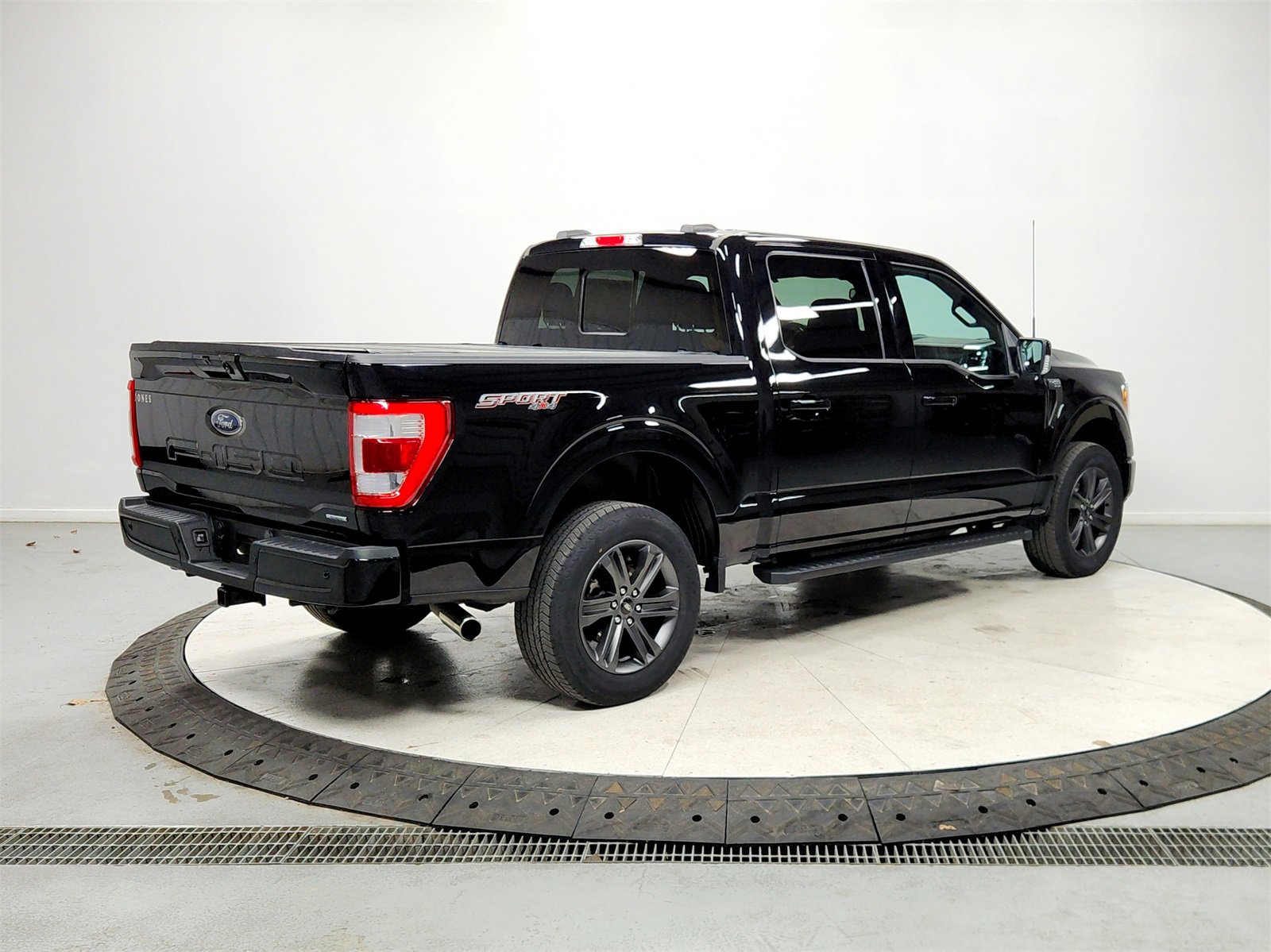 Used 2023 Ford F150 Lariat image 7