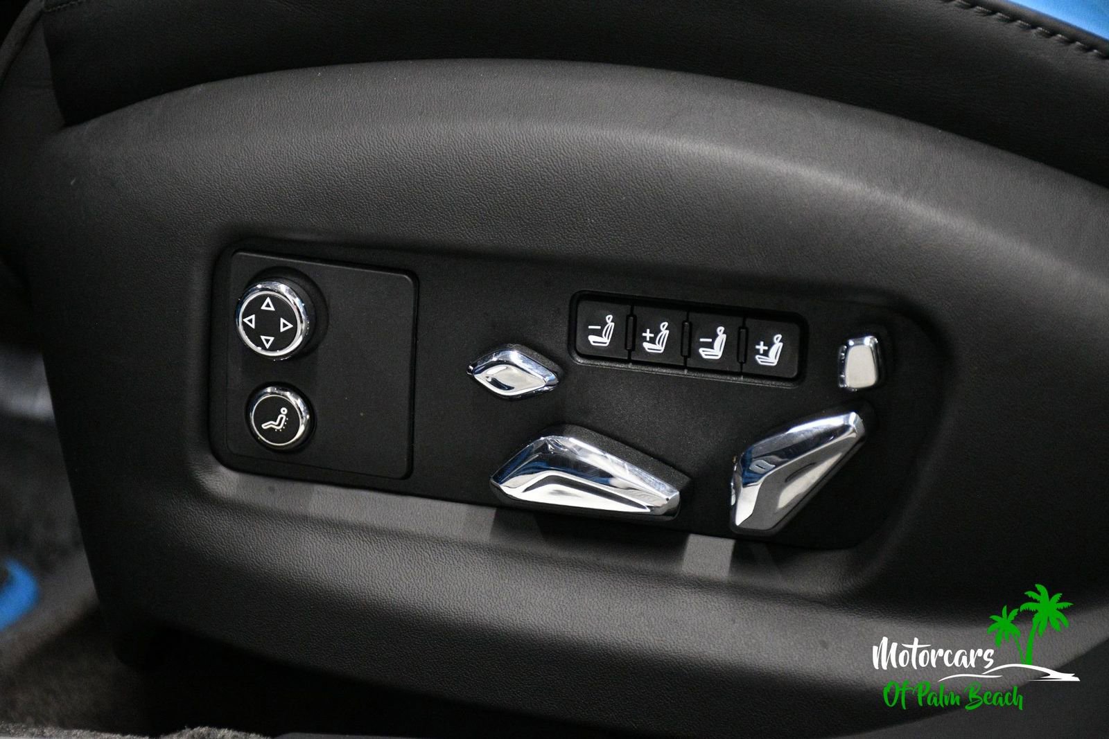 Used 2025 Bentley Flying Spur Plug-In Hybrid image 24