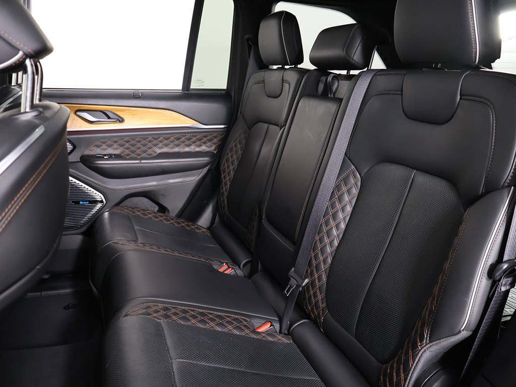 Used 2023 Jeep Grand Cherokee Summit AWD/4WD image 38