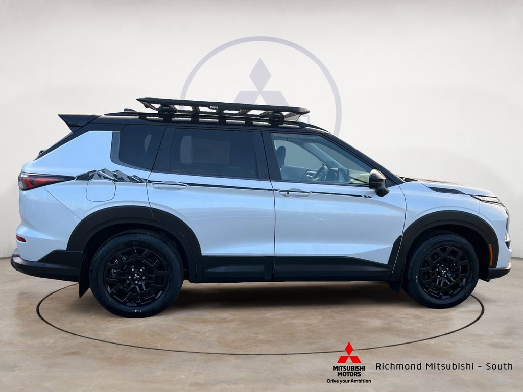 New 2026 Mitsubishi Outlander Trail Edition image 2