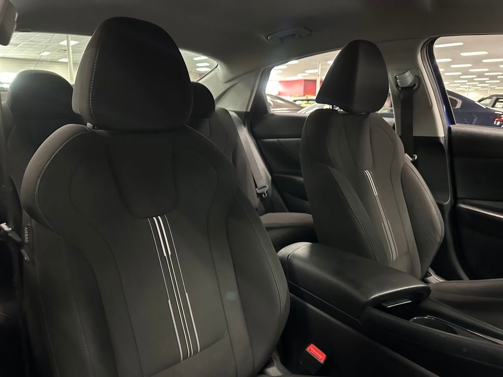 Used 2023 Hyundai Elantra Blue image 29