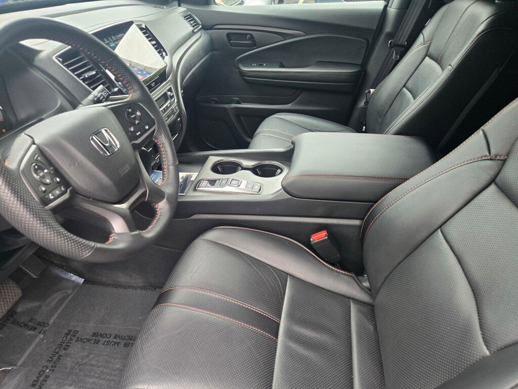Certified 2025 Honda Passport TrailSport image 20