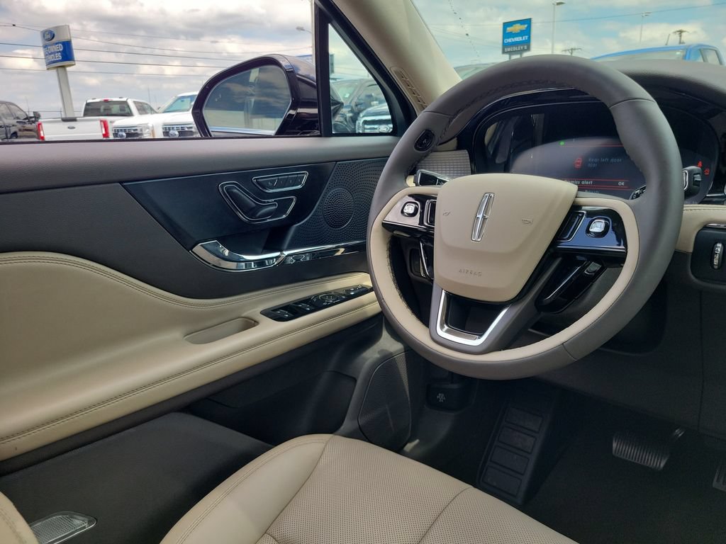 Certified 2023 Lincoln Corsair AWD w/ Equipment Group 101A image 13