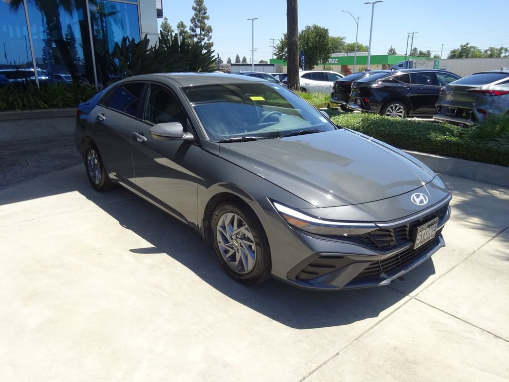 Used 2025 Hyundai Elantra Hybrid FWD 360° Tour
