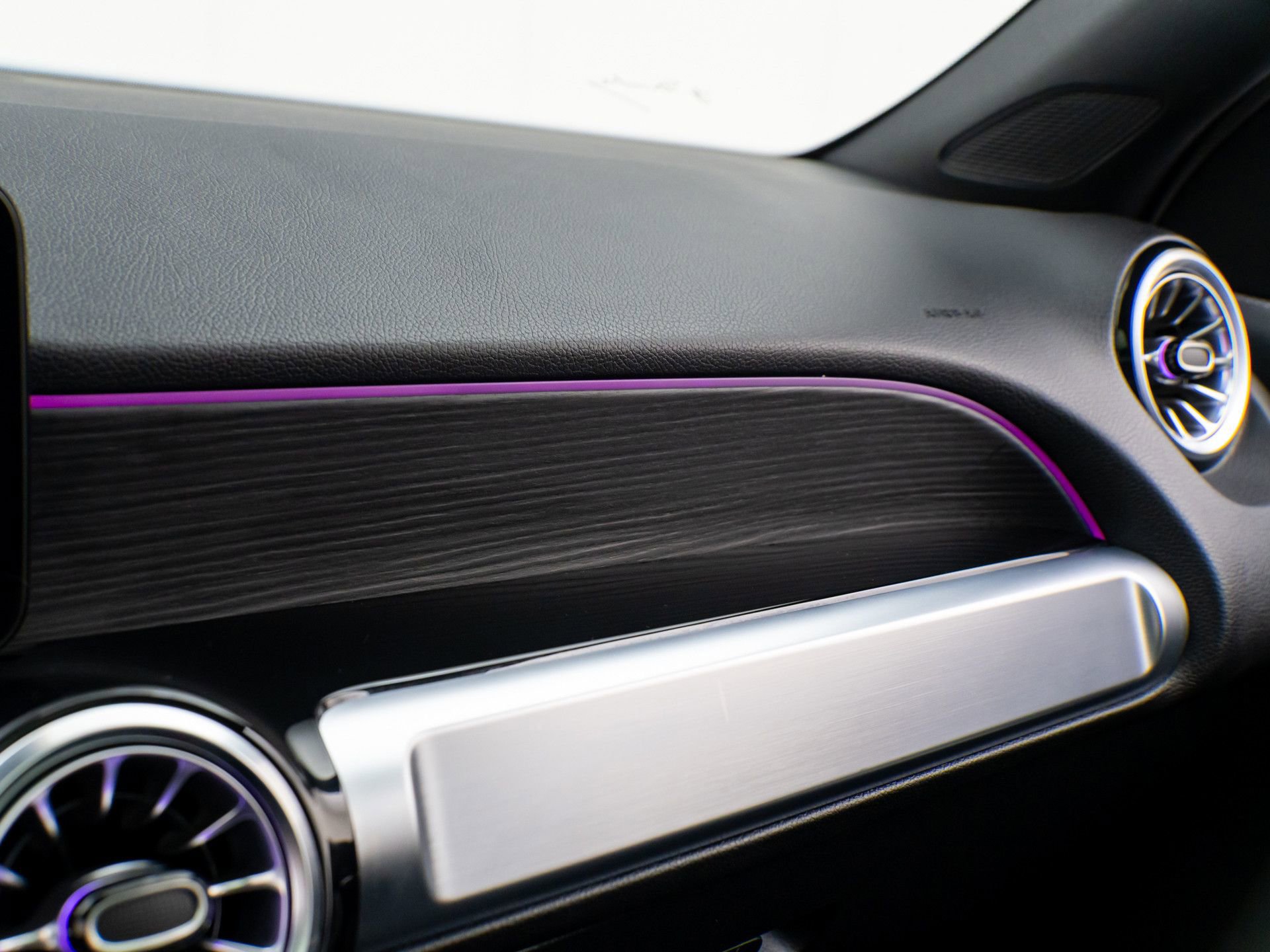 Certified 2023 Mercedes-Benz EQB 300 4MATIC image 32