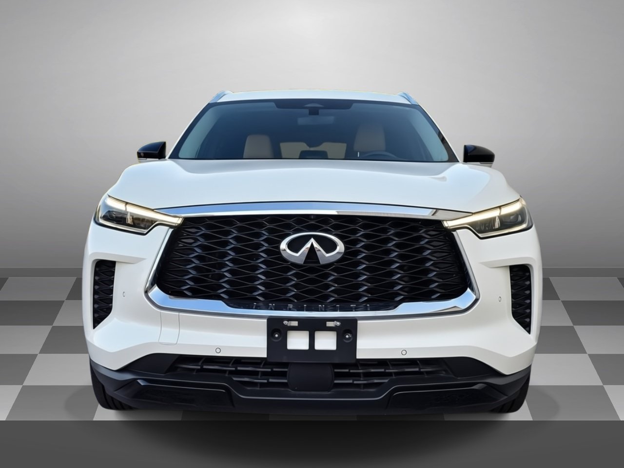 Used 2024 INFINITI QX60 Luxe w/ Vision Package FWD image 2