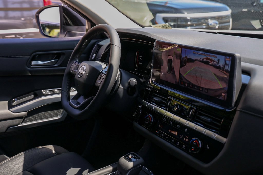 New 2026 Nissan Pathfinder SL FWD image 20