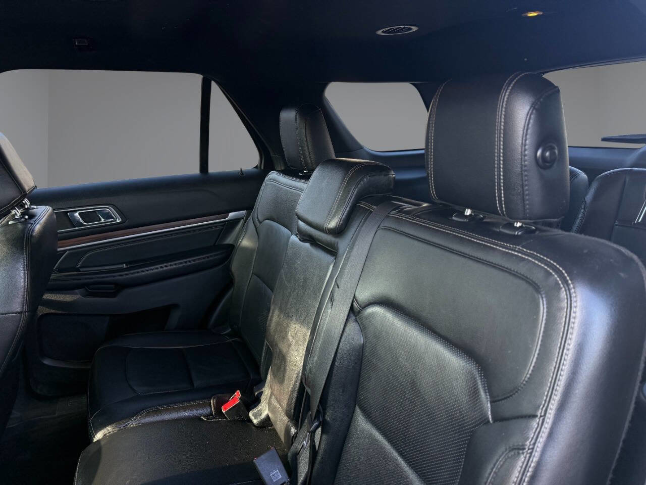 Used 2017 Ford Explorer Limited image 34