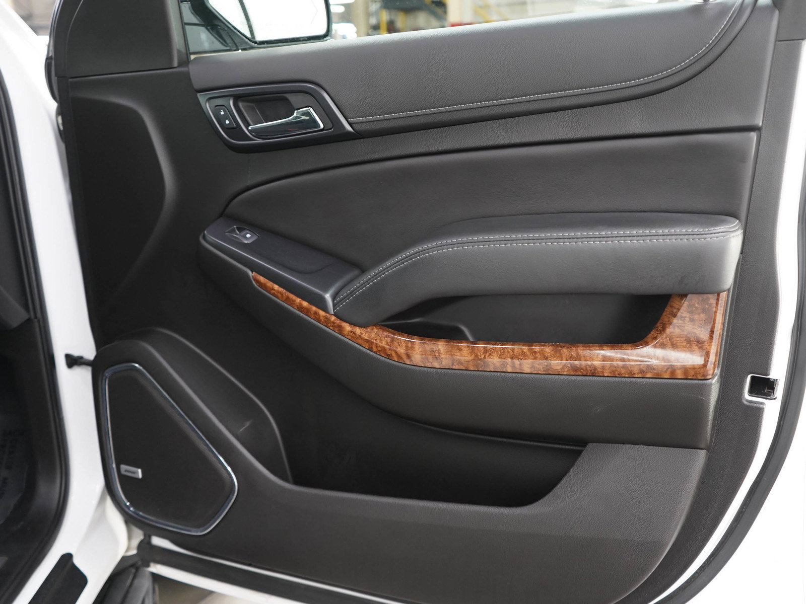 Used 2019 Chevrolet Suburban Premier AWD/4WD image 9