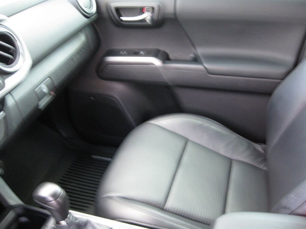 Used 2020 Toyota Tacoma 4x4 Double Cab image 26