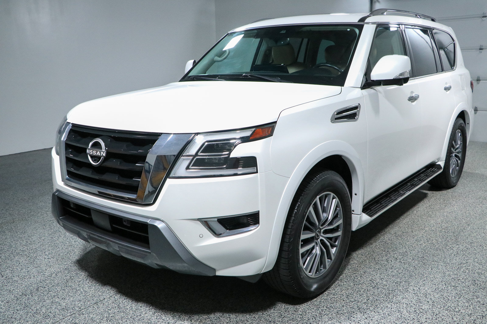 Used 2023 Nissan Armada SL w/ Captain's Chairs Package RWD image 35