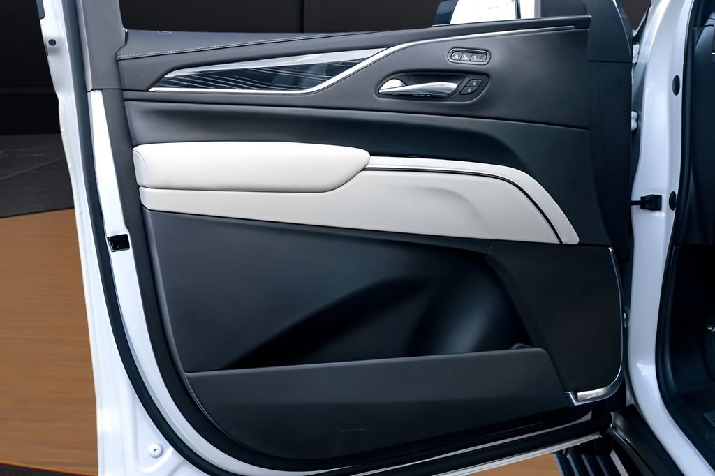 Used 2023 Cadillac Escalade ESV Sport w/ Touring Package image 28