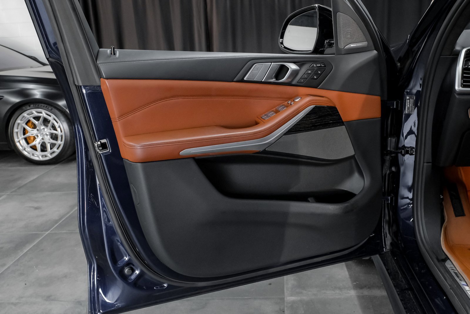 Used 2022 BMW X7 M50i w/ Executive Package image 46