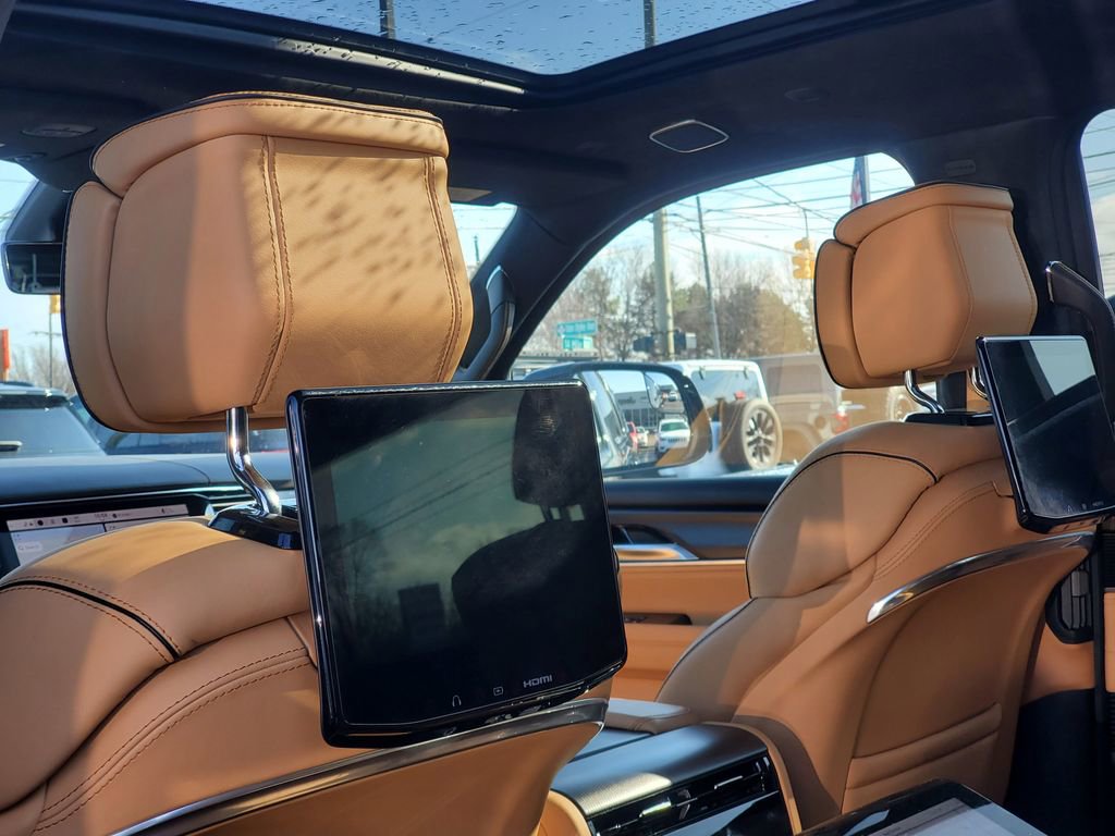 Used 2025 Jeep Grand Wagoneer L Series III w/ Rear Seat Video Group 1 image 34