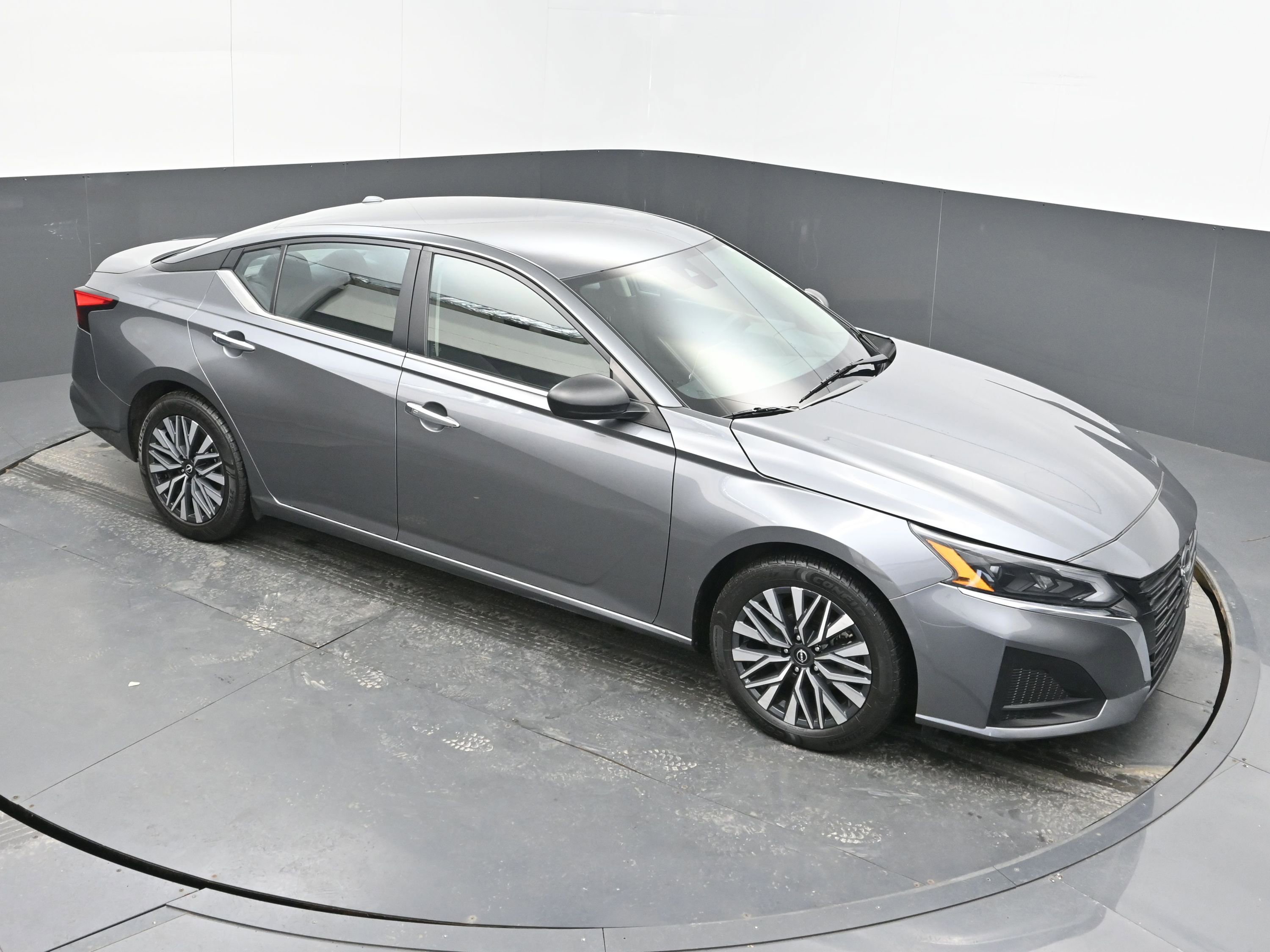 Used 2024 Nissan Altima 2.5 SV image 28