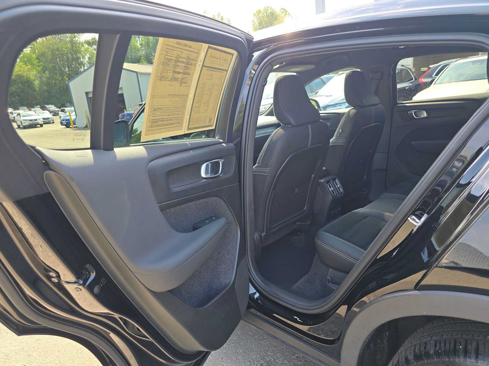 Certified 2023 Volvo C40 P8 Recharge Plus w/ Climate Package AWD/4WD image 17