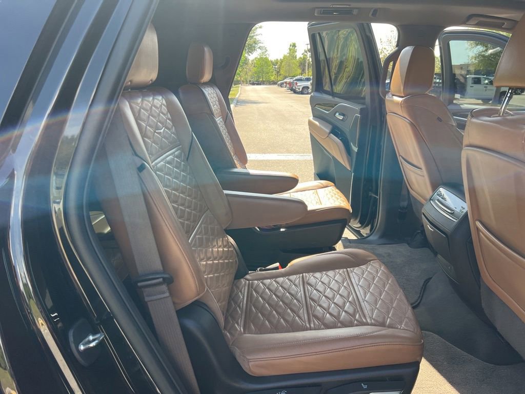 Used 2022 Cadillac Escalade Premium Luxury RWD image 43