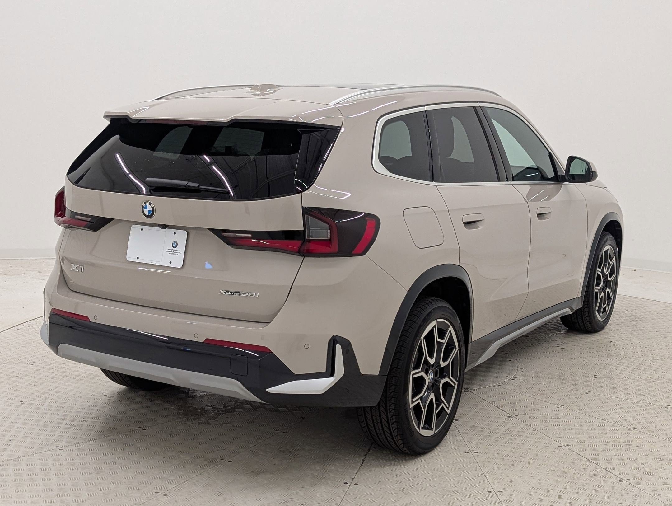 Used 2026 BMW X1 xDrive28i w/ Convenience Package AWD/4WD image 9