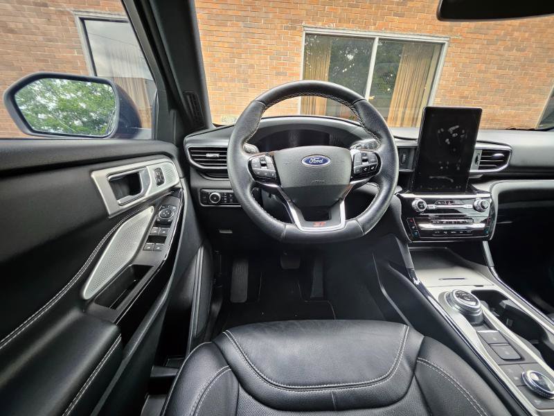 Used 2023 Ford Explorer ST w/ Equipment Group 401A AWD/4WD image 3