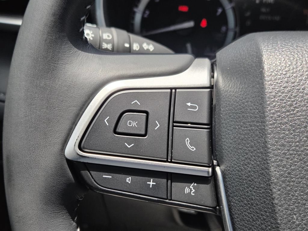Used 2022 Toyota Highlander XSE FWD image 18