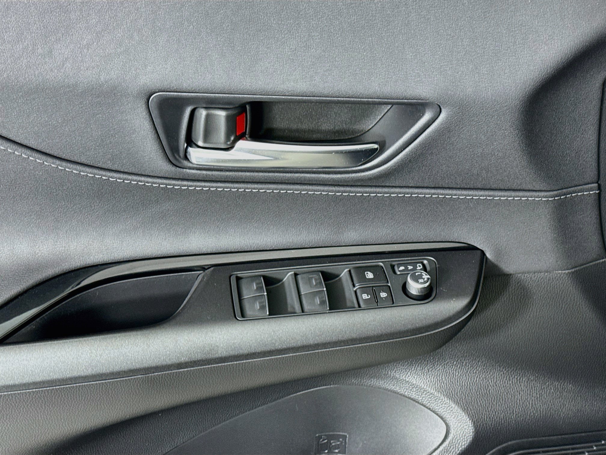 Certified 2024 Toyota Venza LE AWD/4WD image 17